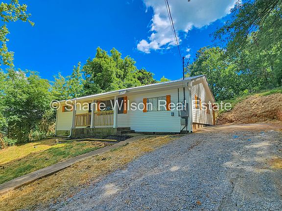 2nd image of 108 Halsey St