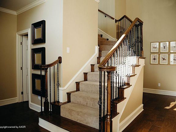 3rd image of 12 Saint Andrews Dr