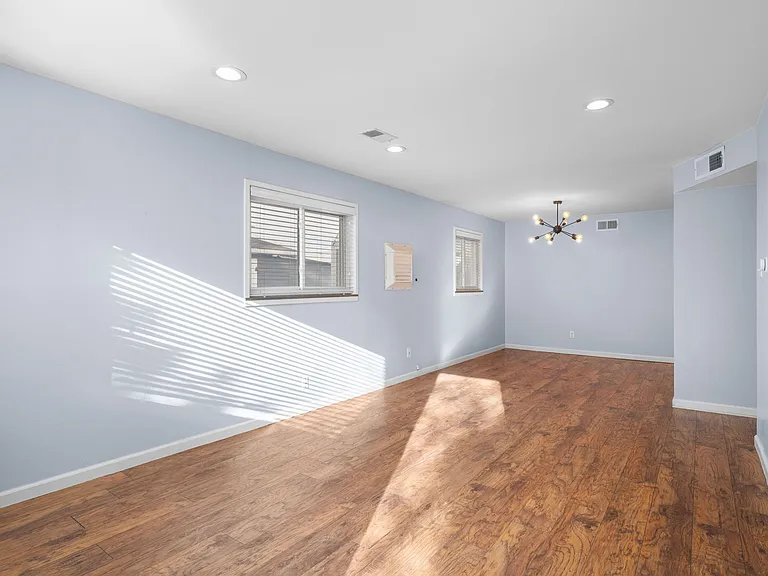 1060 Uvalda St — Photo 10