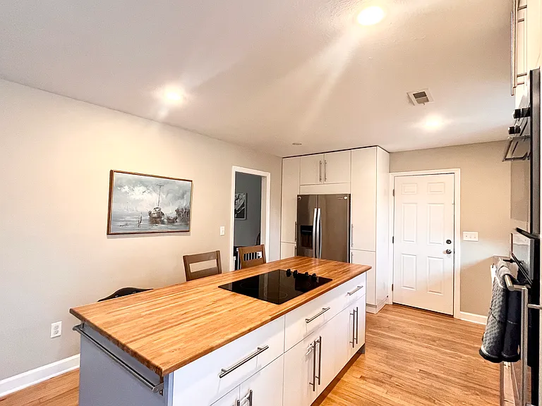1314 White Dr — Photo 9