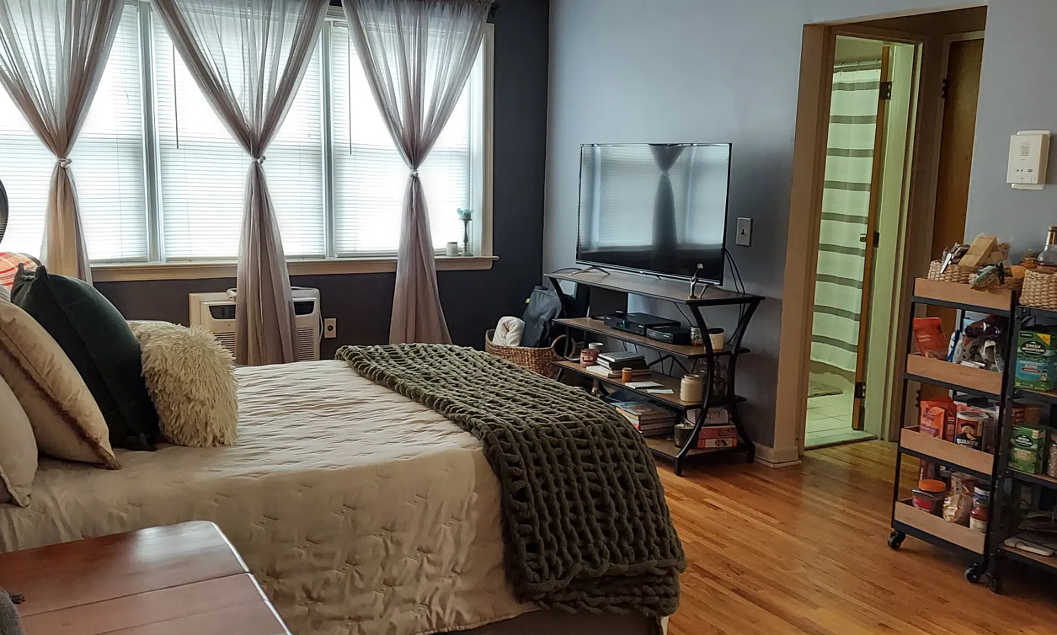Studio, 400 sqft, $1,400 — Photo 2