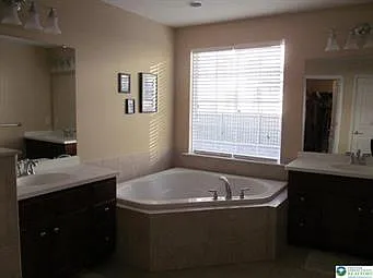 1822 Hemming Way — Photo 5