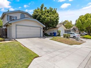 10058 N Grouse Run, Fresno, CA 93730