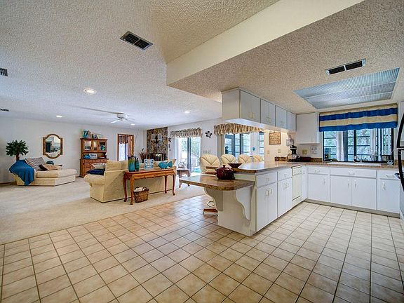 5th image of 18621 Anglewood Dr