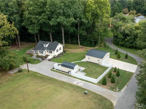 602 4th Ave, Farmville, VA 23901