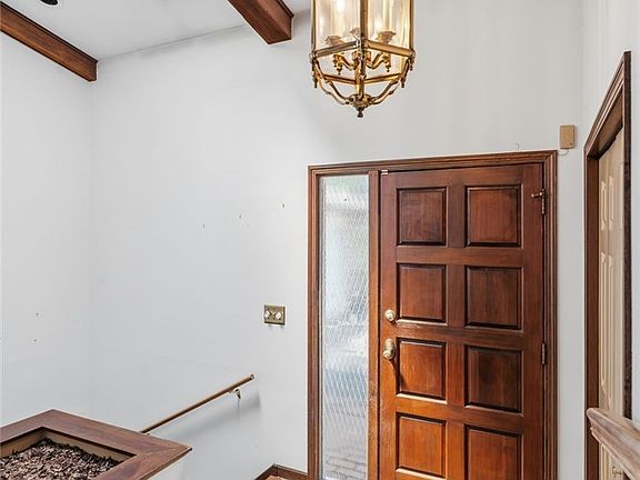 5th image of 3602 Heatherwood Cir NW