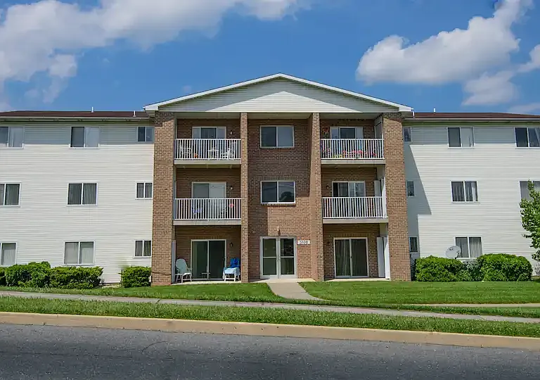 Saylor Park Apartments — Photo 3