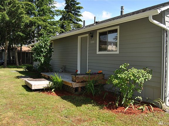 3rd image of 7035 Tolmie Dr NE