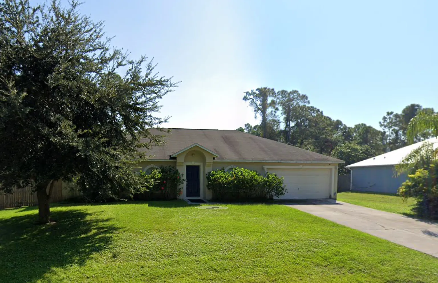 3 bed, 2025 sqft, $2,532 — Photo 1