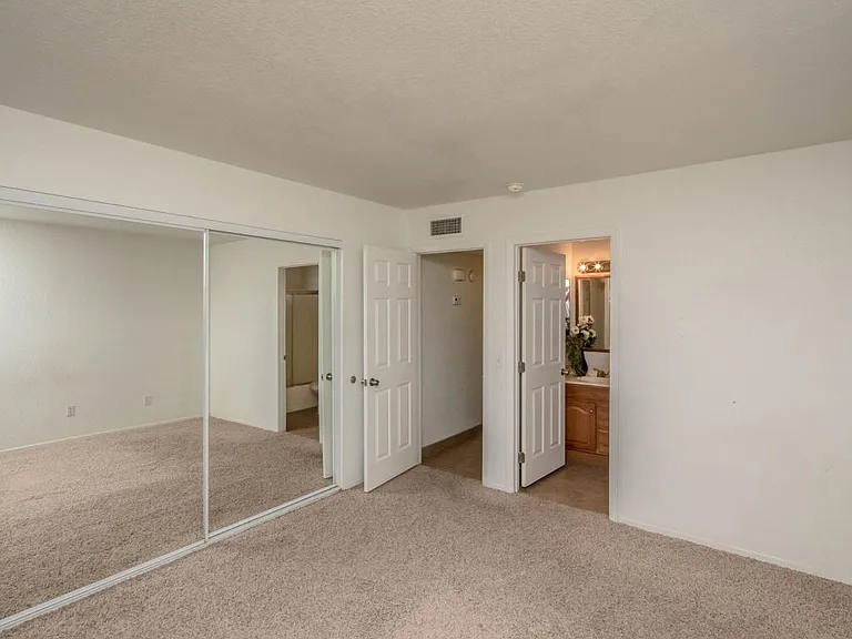 355C N Lake Havasu Ave — Photo 23