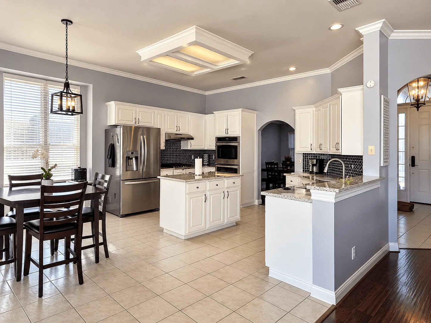 3 bed, $3,569 — Photo 3