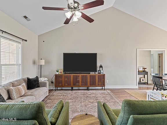 5th image of 31 Babbling Creek Road