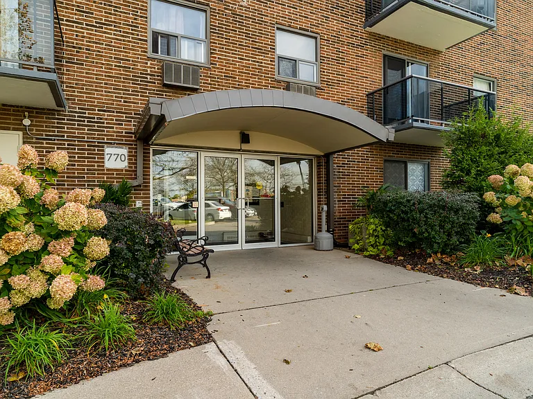 770 Wonderland Rd S #760 — Photo 11