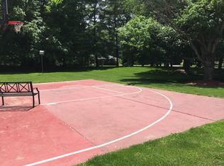 553 W Walnut St, Argos, IN 46501