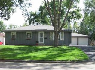 1450 Dixon Dr, Saint Paul Park, MN 55071