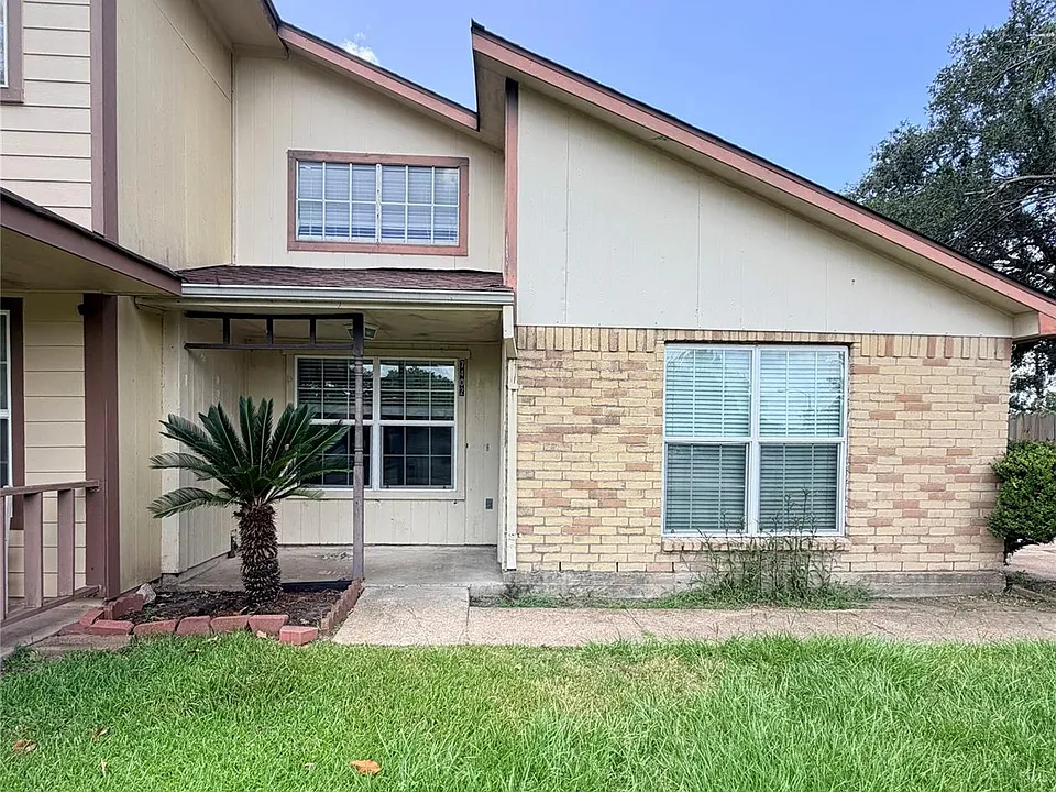 7402 Alegria Dr
