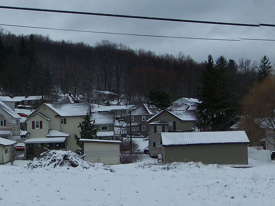 1st image of 224 W Main St