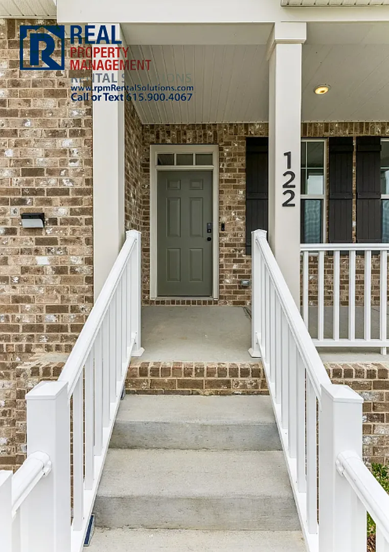 Luxury 5 bd 3 bath with office, bonus room and 3 car garage!! — Photo 3