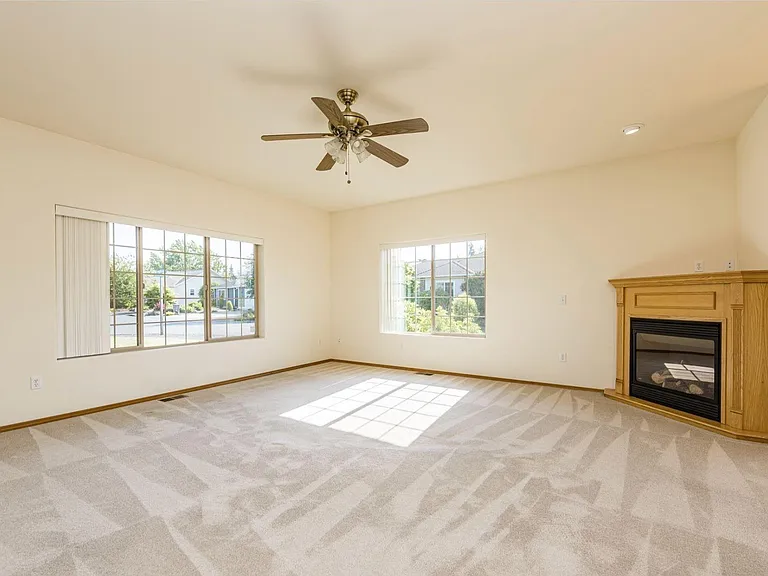 70 Nesting Pl — Photo 11