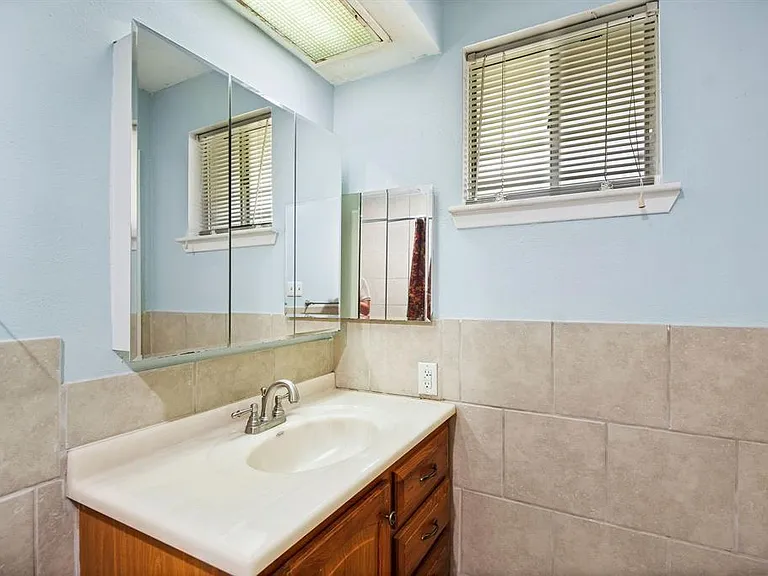 9718 Shady Tree Ln — Photo 15