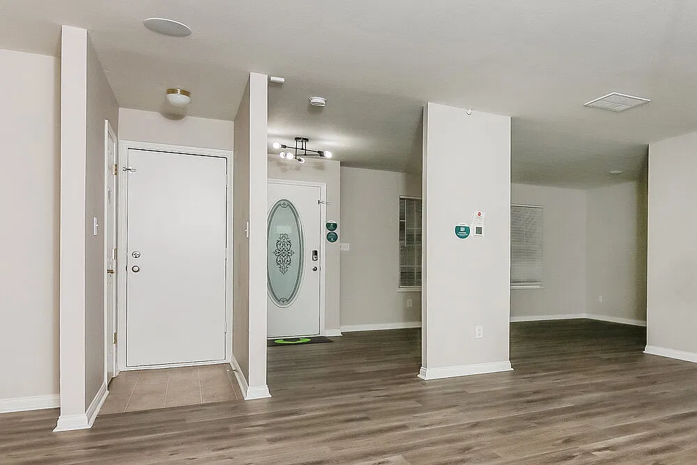 4 bed, 2.5 bath, 2252 sqft, $2,860 — Photo 4