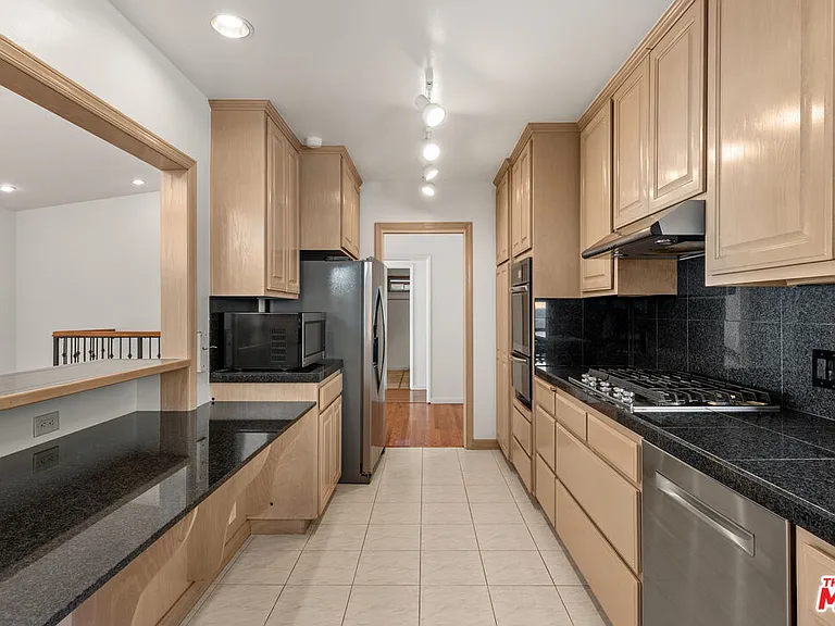 7203 Rindge Ave — Photo 11