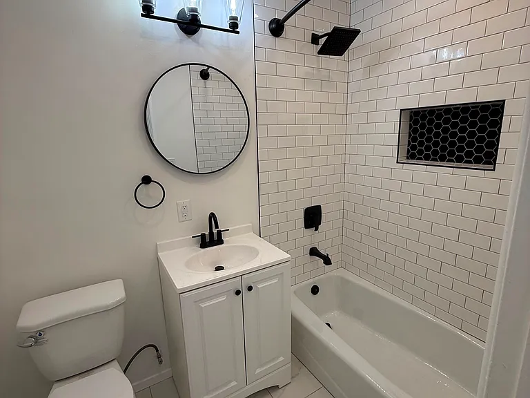 656 S Cochran Ave #4 — Photo 6