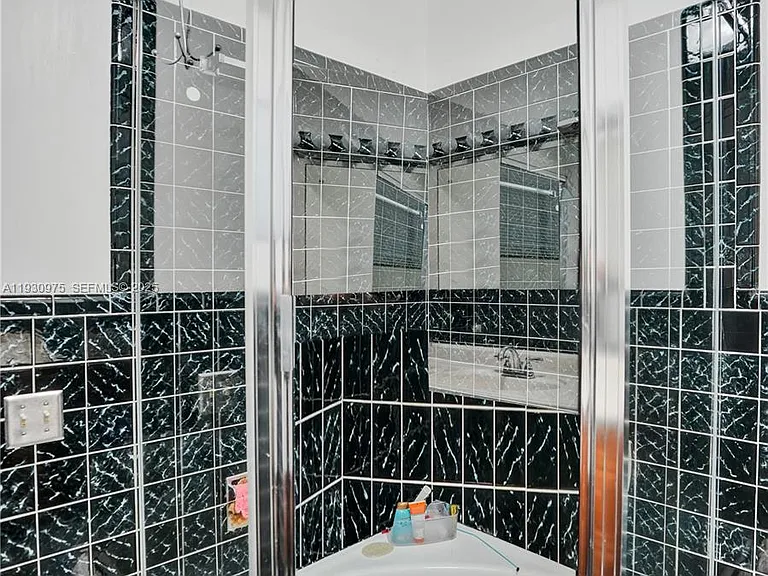 1321 Mandarin Isle — Photo 17