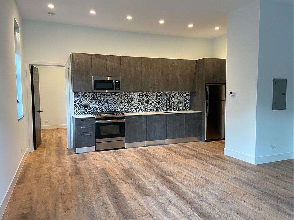 1st image of 1901 W North Ave #3