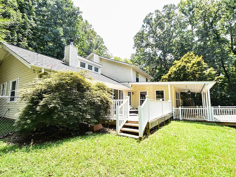 555 Shady Acres Dr — Photo 12