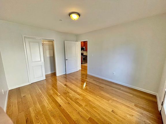 4th image of 115 Dahlgren Pl APT 3
