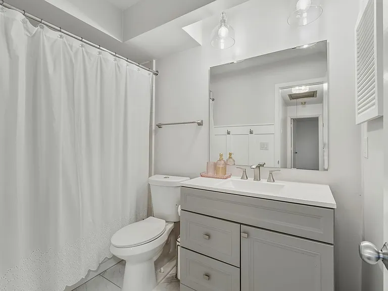 1077 Sardis Cove Dr — Photo 25