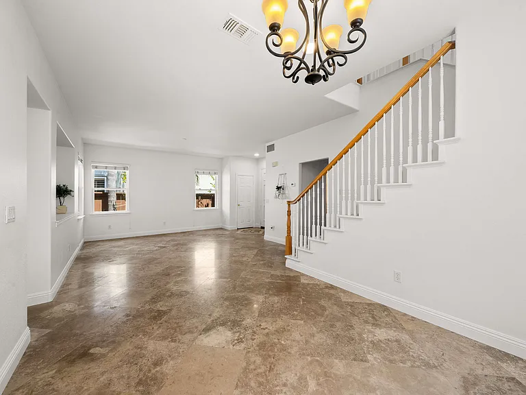 1546 Black Walnut Dr — Photo 7