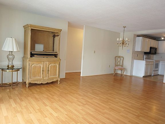 2nd image of 875 John Fitch Hwy APT 47