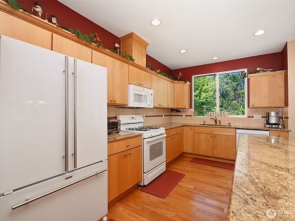 5th image of 23511 NE Twinberry Way