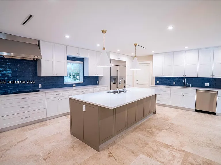 4150 Monserrate St — Photo 14