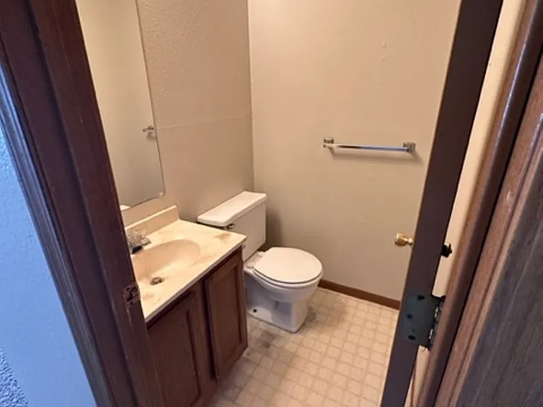 822 E Prairie Hill Dr — Photo 3