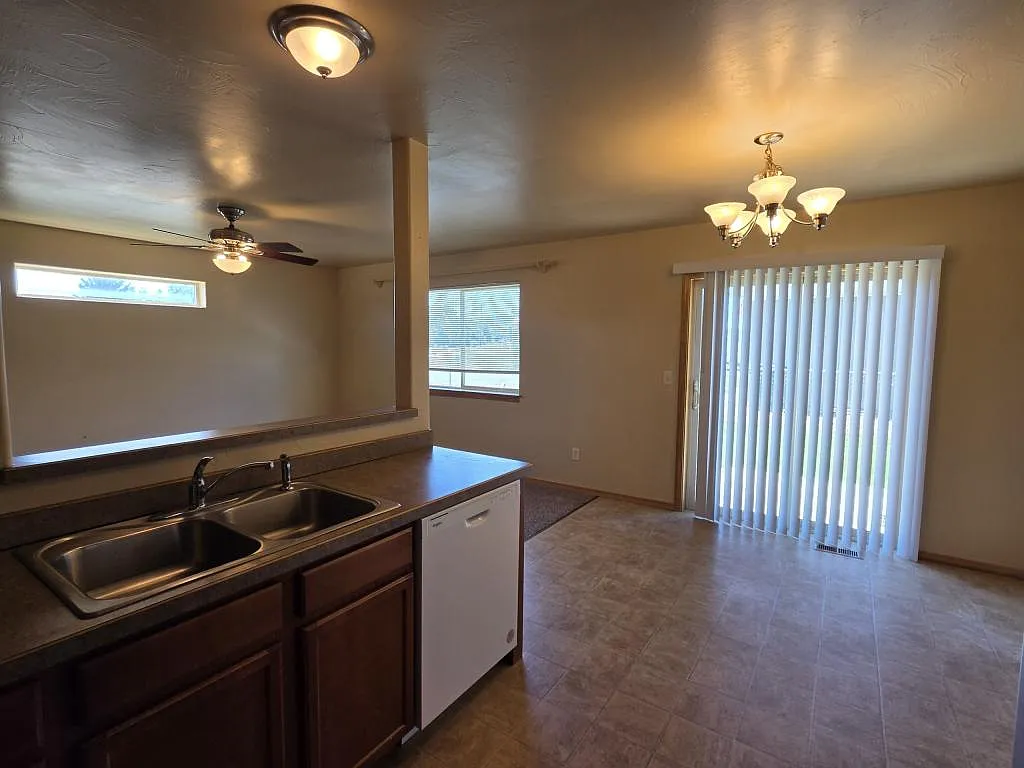 3733 Beechnut St #4 — Photo 4