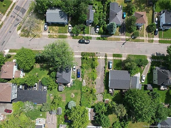 4th image of 77 Cedar St