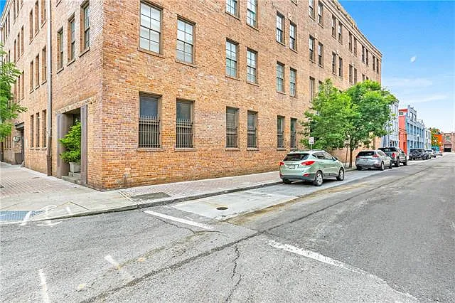 404 Notre Dame St #23
