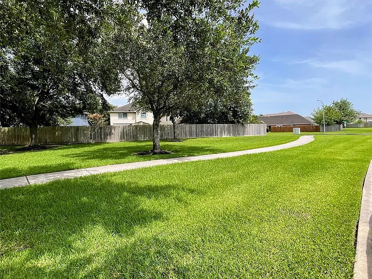 4010 Bealey Ln — Photo 28