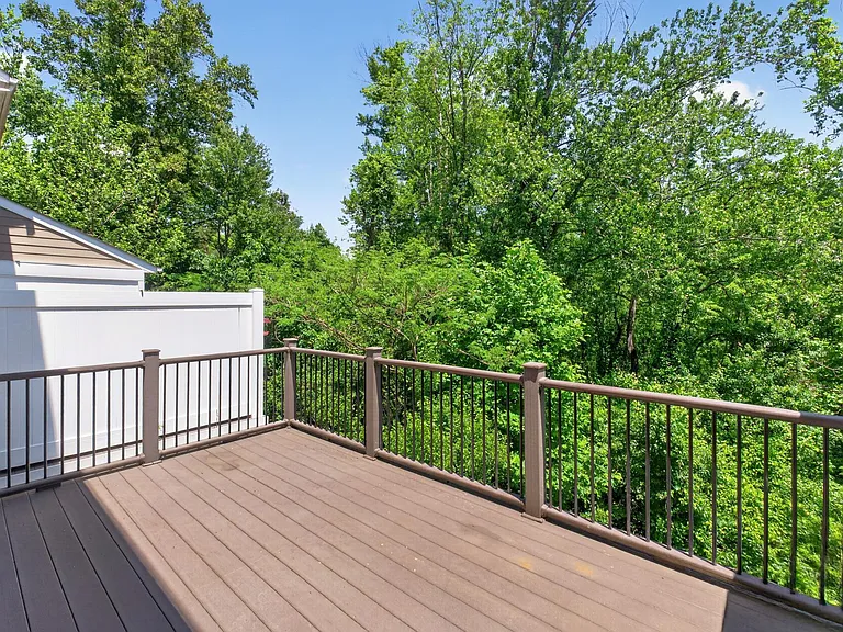 2942 Templehof Ct — Photo 22