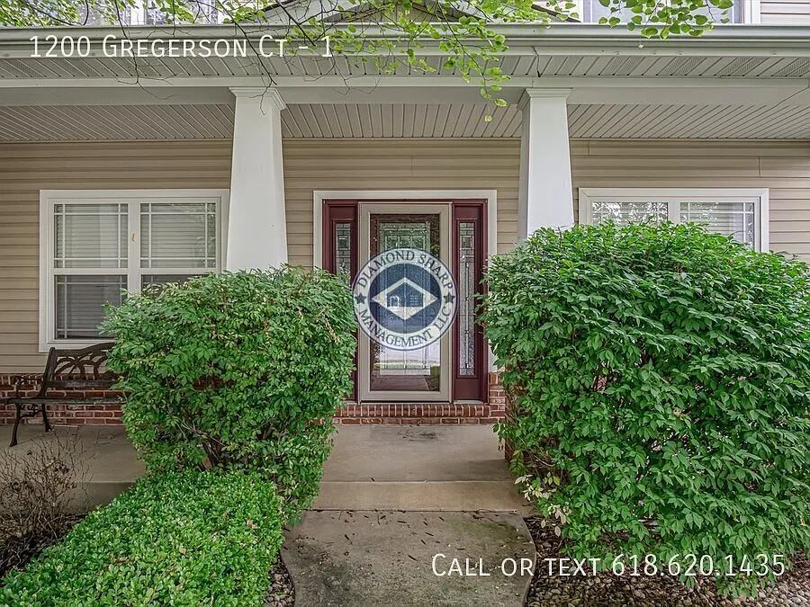4 bed, 4000 sqft, $3,600 — Photo 2