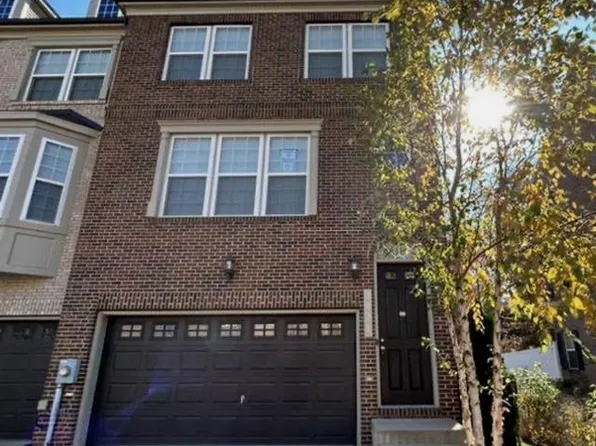 2821 Golden Gate Ct, Waldorf, MD 20601