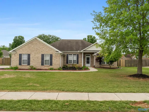 102 Sebastian Dr, Huntsville, AL 35811