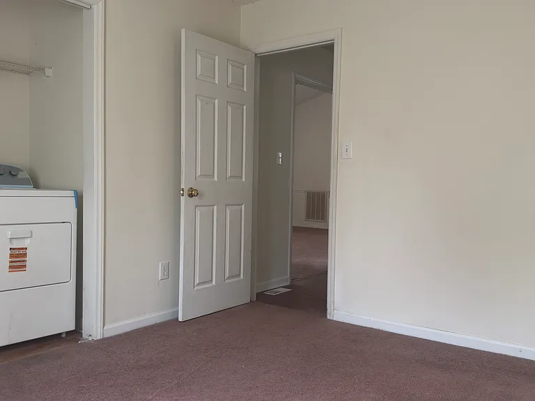 421 Barn View Ct — Photo 22