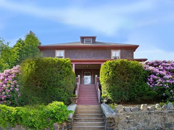 22 Pond St, Marblehead, MA 01945