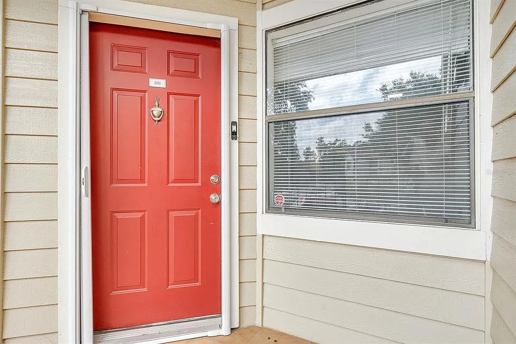 2 bed, 2.0 bath, 937 sqft, $1,450 — Photo 2