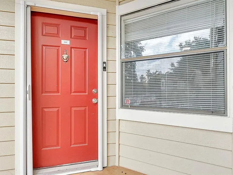 3032 Parkway Blvd #201 — Photo 2