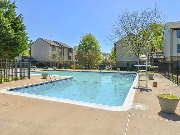 4th image of 1689 Westwind Way